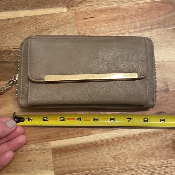 Miztique Tan/Gold Zippered Wallet - Picture 6 of 7